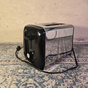 Hamilton Beach 2 Slice Toaster Model #22680 Chrome/Black-Tested/Working